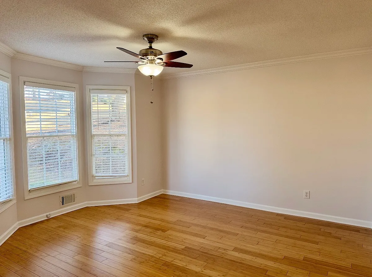 Building Photo - 1136 Fieldstone Dr