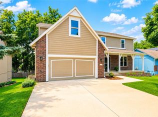 820 NE Adams Dr, Lees Summit, MO 64086
