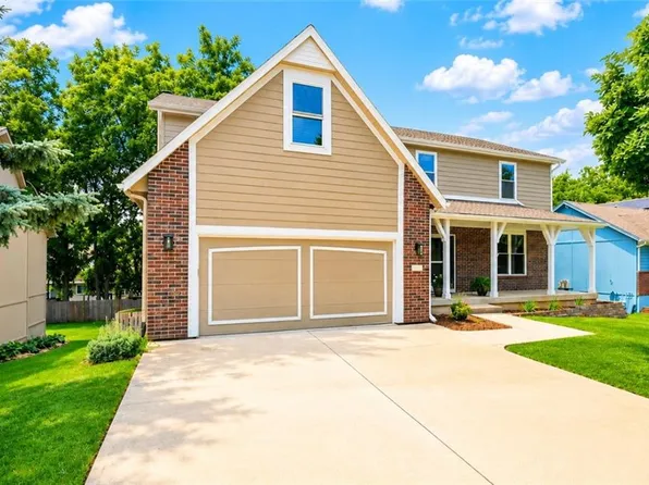 820 NE Adams Dr, Lees Summit, MO 64086