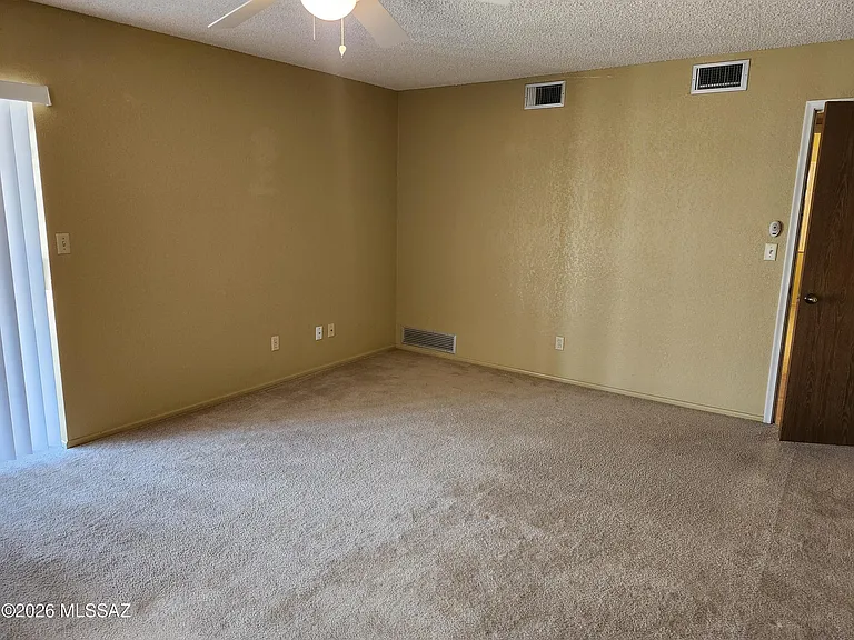 4841 N Paseo Presidio — Photo 18