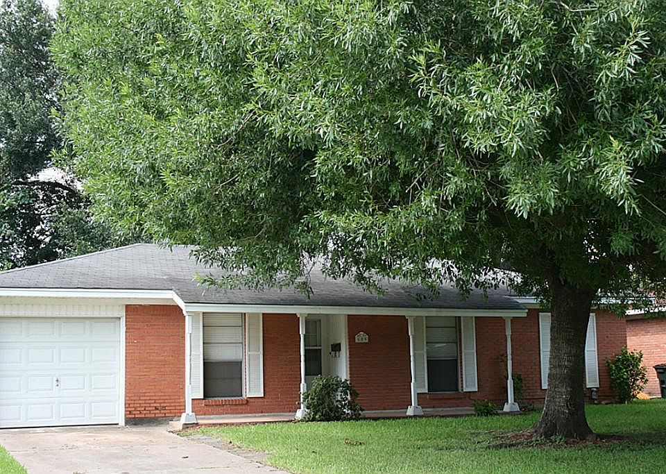 1st image of 609 Arbor Dr