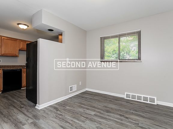 4th image of 5340 Romance Ln