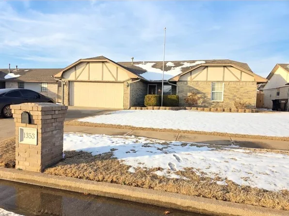 1353 NW 6th Pl, Moore, OK 73170