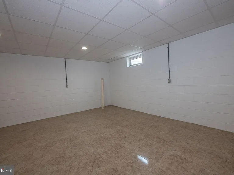 1216 Ogden St — Photo 35