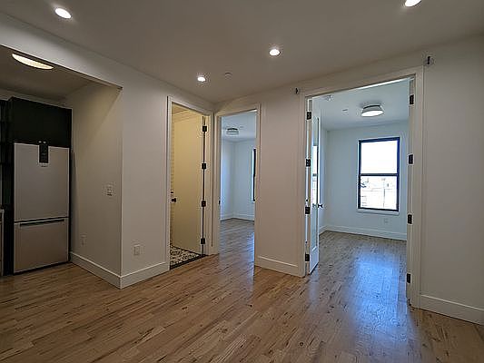 3rd image of 1643 E New York Ave #4E