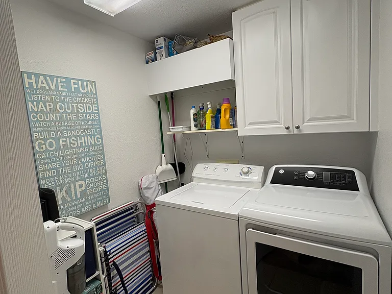 2 15th Ave #202 — Photo 22