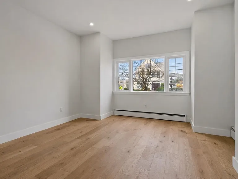 1102 Central Ave #1 — Photo 8