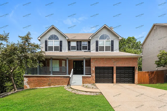 5 bed, 3.5 bath, 3478 sqft, $2,945 — Photo 2