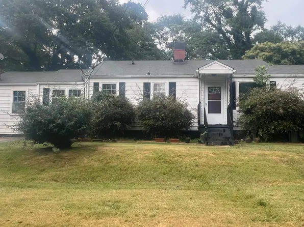105 S Estate Dr, Greenville, SC 29605