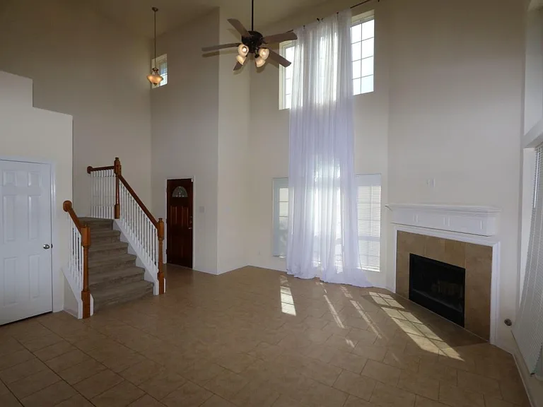 7555 Autumn Sun Dr — Photo 2