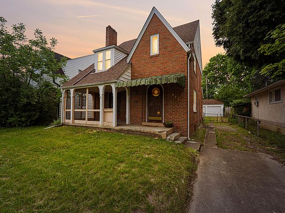 3rd image of 947 Kelton Ave