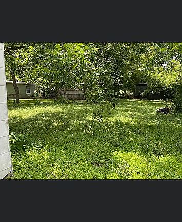 3rd image of 411 W Humphreys St