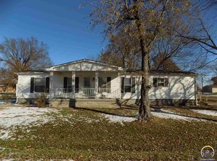 706 N E St, Le Roy, KS 66857