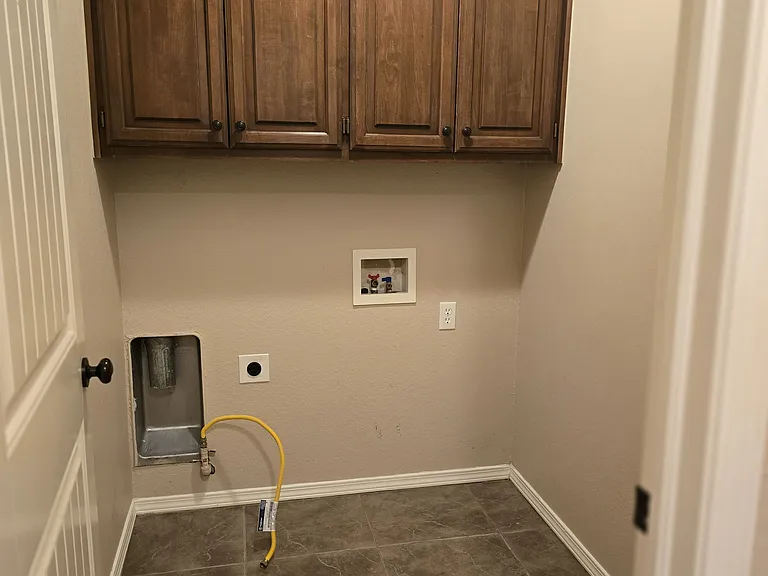 2321 W Quinton St — Photo 18