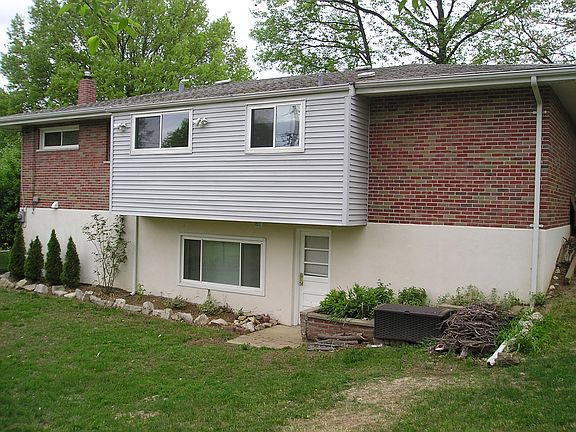 2nd image of 325 Southampton Dr