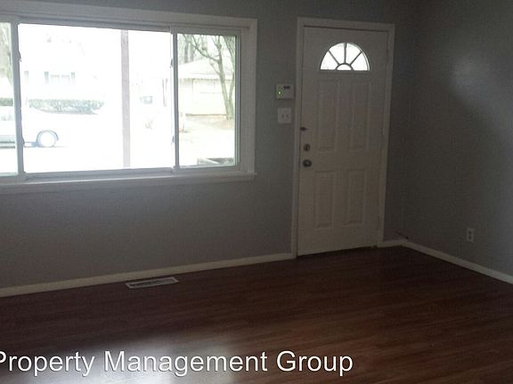 5th image of 4931 N Kenyon Dr