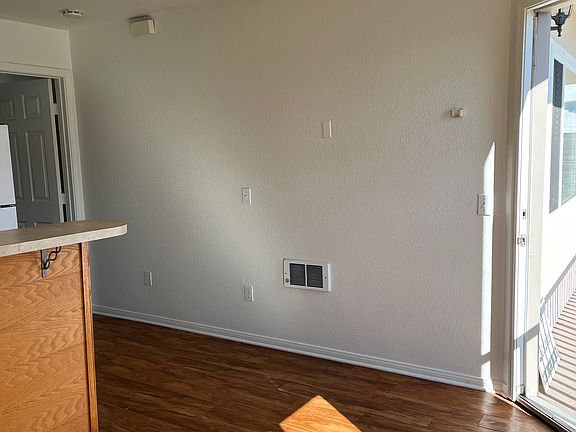 3rd image of 880 Agate St APT C