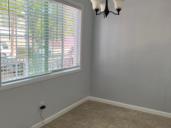 3rd image of 600 Robinson St