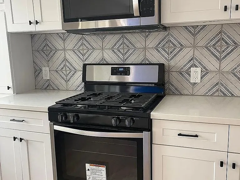 3814 S Bronson Ave — Photo 8