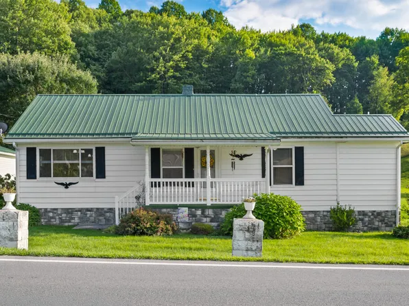 631 N Sandbranch Rd, Mount Hope, WV 25880