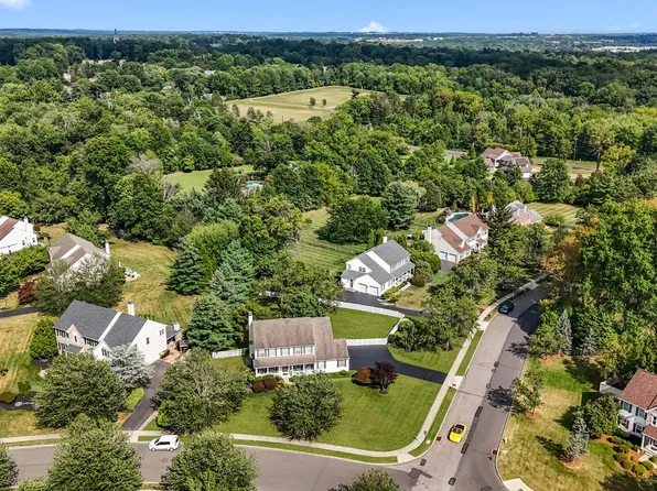 1211 Lady Violet Dr, Ambler, PA 19002