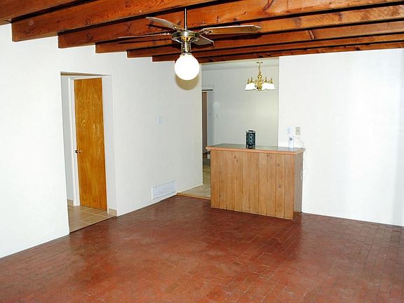 4th image of 1213 Dakota St NE
