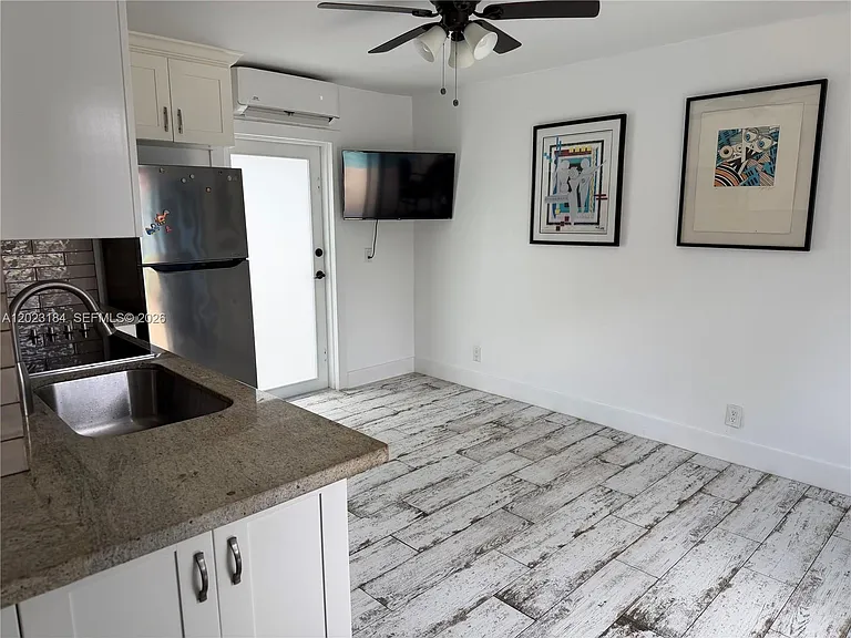 3837 NE 17th Ave — Photo 3