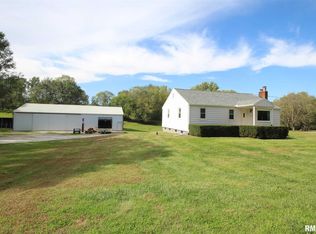 1489 Spring Bay Rd, East Peoria, IL 61611