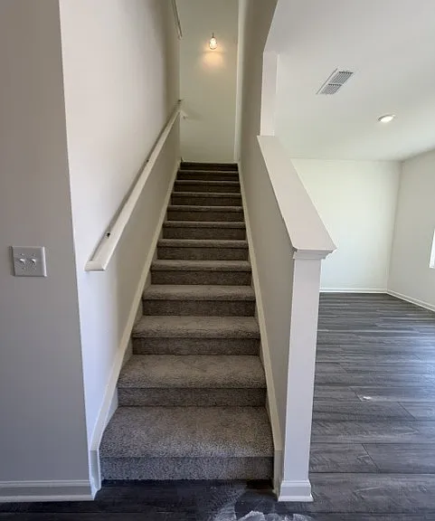 288 Silverton Dr — Photo 6