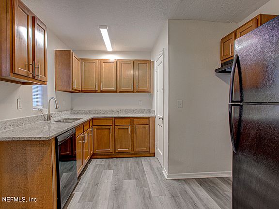 3rd image of 5159 COLUMBUS Avenue