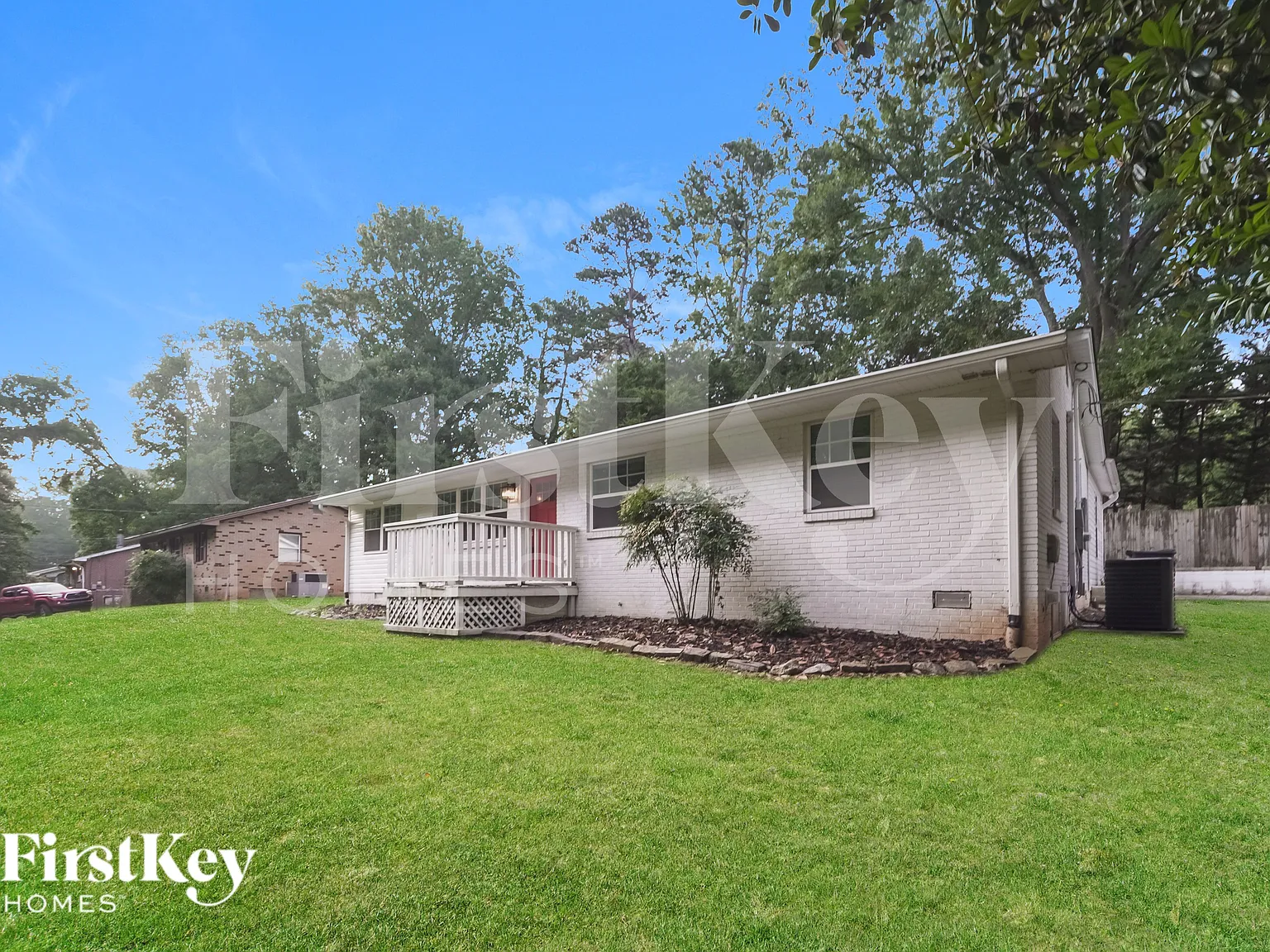 3 bed, 2.5 bath, 1819 sqft, $2,010 — Photo 2