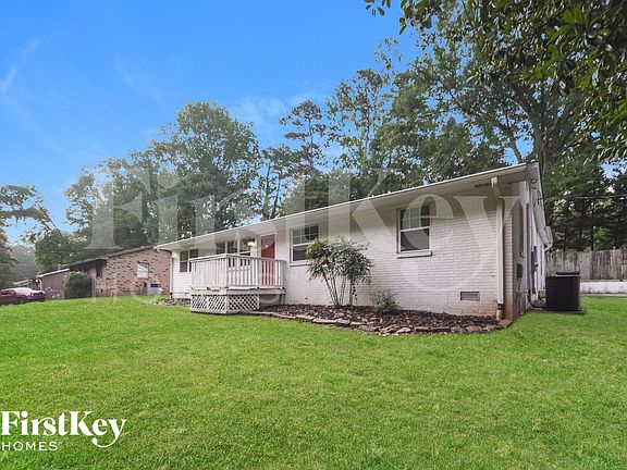2nd image of 2521 Skyland Dr