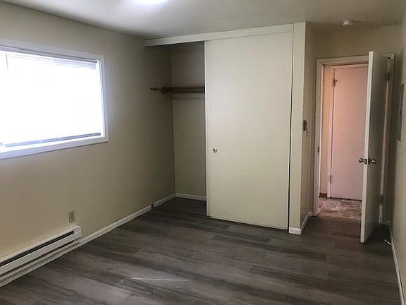 4th image of 3715 S 141st St #4