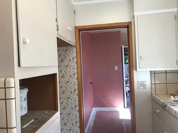 2nd image of 840 N Pershing Ave