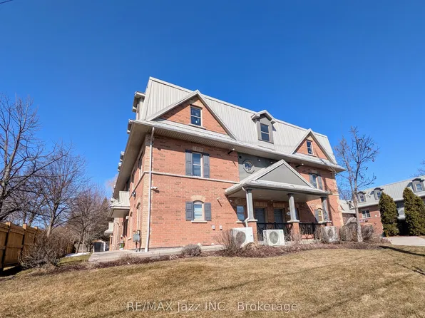 760 King St E #203, Oshawa, ON L1H 1G9