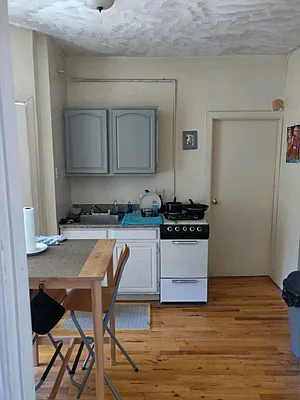 Rented by Metro Prop NY Corp | media 3