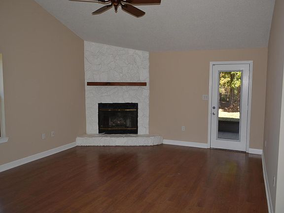 2nd image of 113 Crystal Lake Ln
