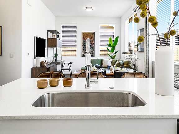 4th image of 1367 Umpqua Ave #4847491