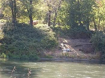 2nd image of 5663 Rogue River Hwy