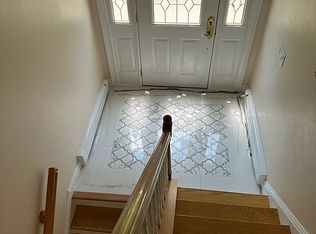 300 Stonehouse Rd, Trumbull, CT 06611