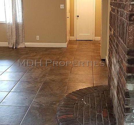 3rd image of 2341 Raymond Ave
