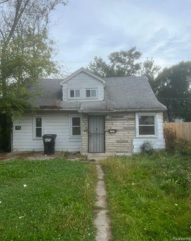2 bed, 719 sqft, $1,225 — Photo 1