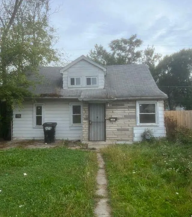 15871 Fairmount Dr