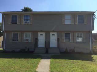 27 Forest St, Groton, CT 06340