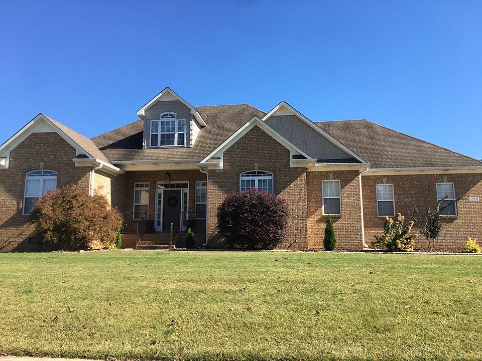 1st image of 228 Twin Lakes Dr