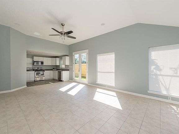 3rd image of 2206 Townhall Ln