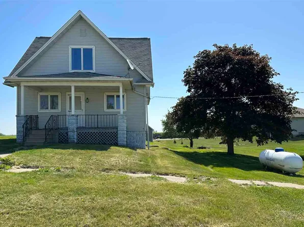 703 2nd St, Hartwick, IA 52232