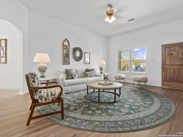 1896 Tanglewood Trl, Spring Branch, TX 78070