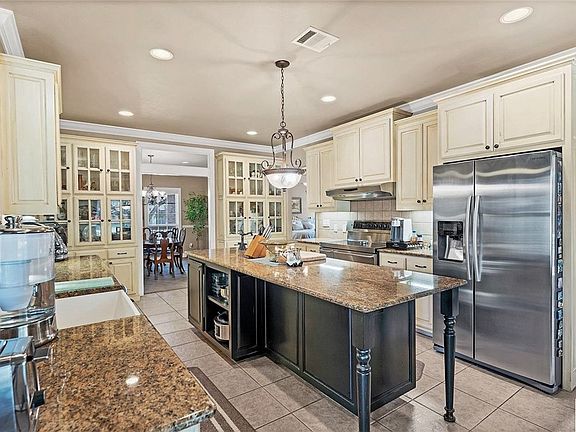 4th image of 2611 Kangaroo Ct