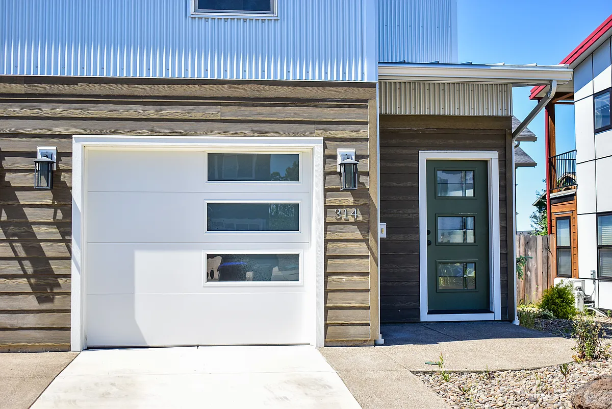 Building Photo - 314 Everett Way #314